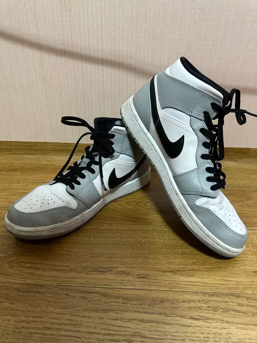 ナイキ ジョーダン ミッド スモーク グレー 270