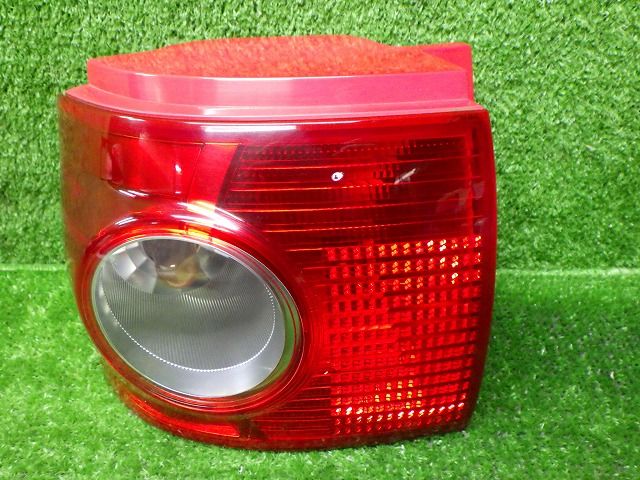 ダイハツ　L350S/360S　タント　左テールレンズ　4983A　241017122
