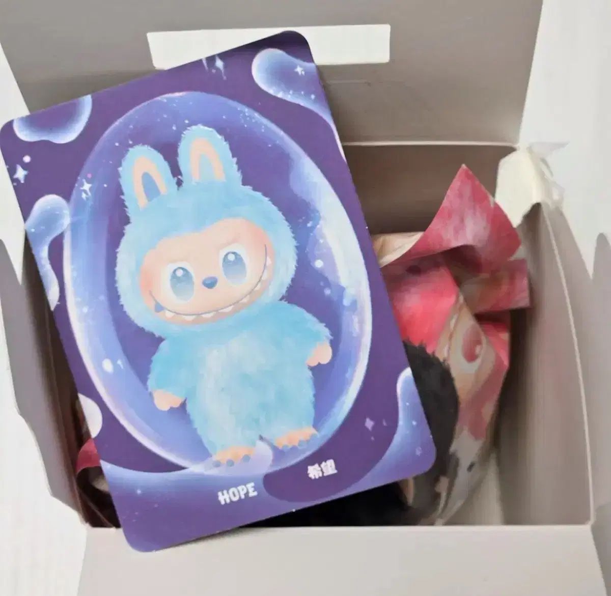 ラブブ POP MART THE MONSTERS Hide and Seek In Singapore Series