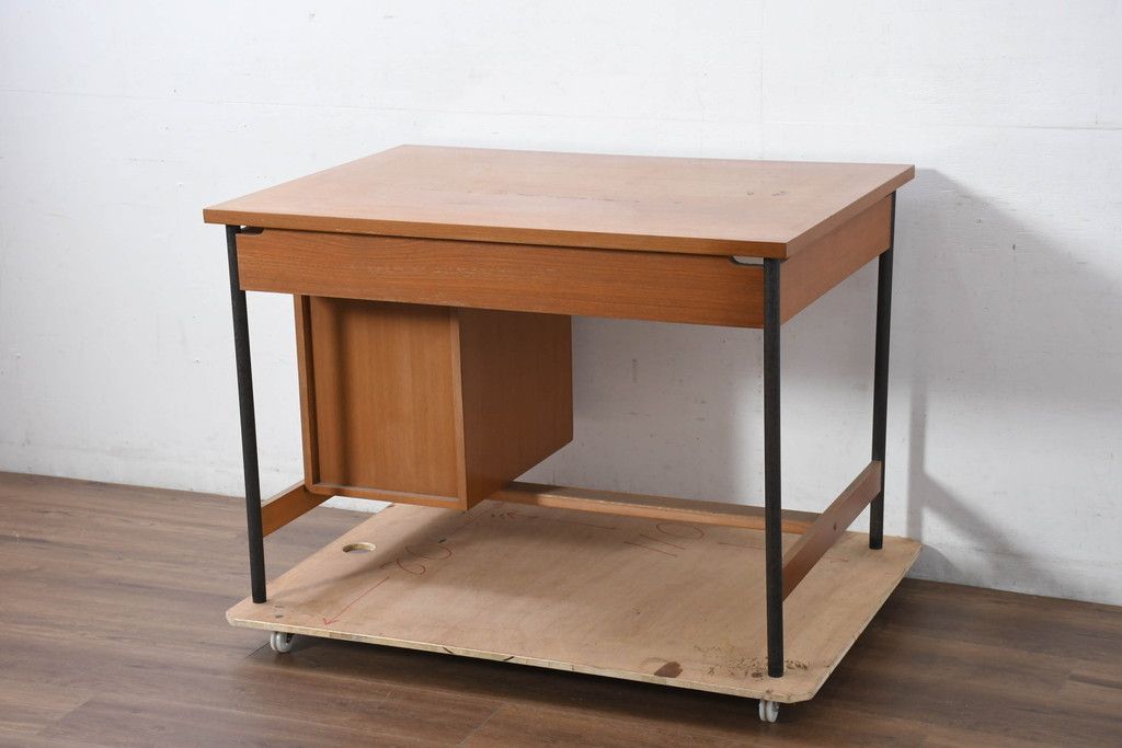 【ビンテージ】天童木工 ビンテージ デスク 机　チーク材　送料込み 事前問合せ必須 天童木工 Tendo デスク 和製ビンテージ 名作 チーク材