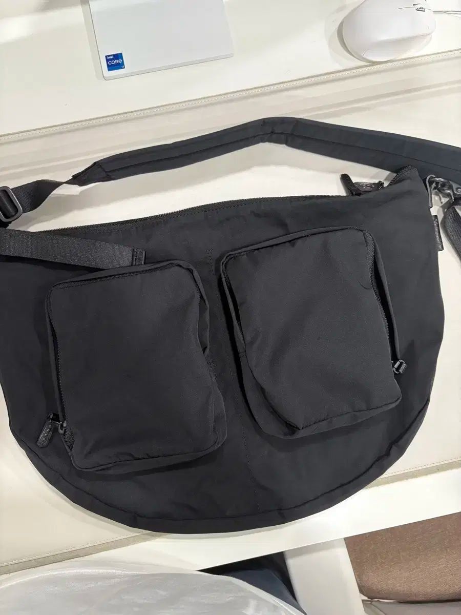 AMIACALVA アミアカルヴァ ボディバッグ ショルダー ブラック 日本製