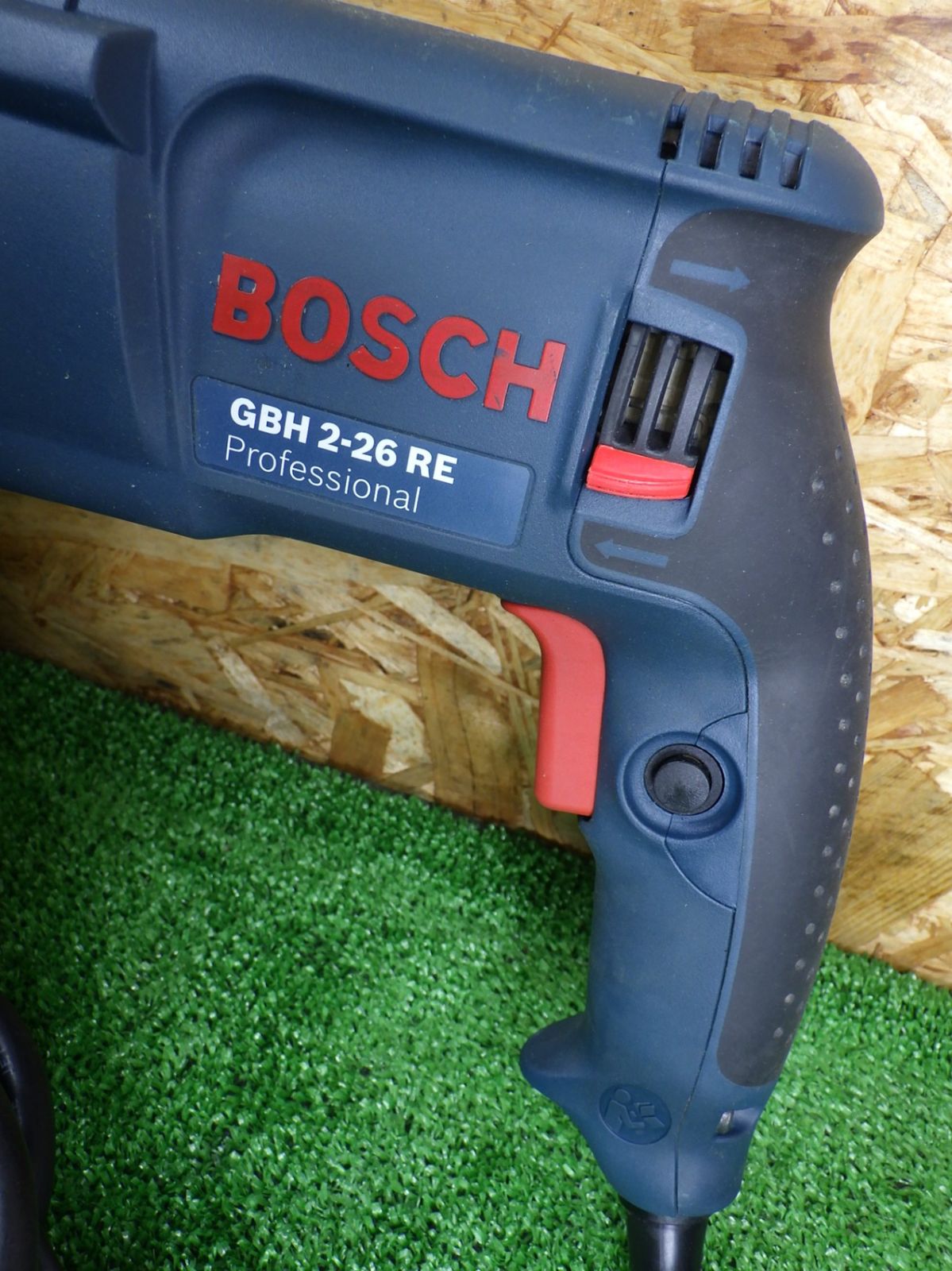 コンクリートの穴あけに ボッシュ SDSプラス ハンマードリル GBH2-26RE ケース付 電動工具 BOSCH 品 HRDEVELOPMENT_JP