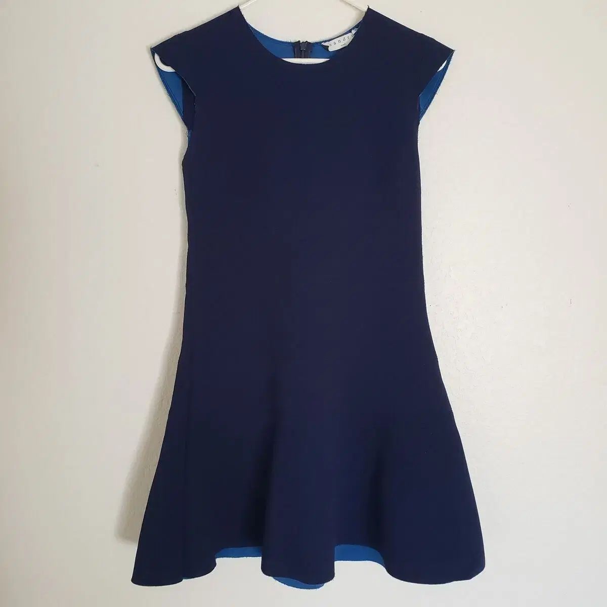 【SANDRO】ノースリーブ ワンピース SANDRO 新品 SANDRO(サンドロ) ネイビー ノースリーブ フレア