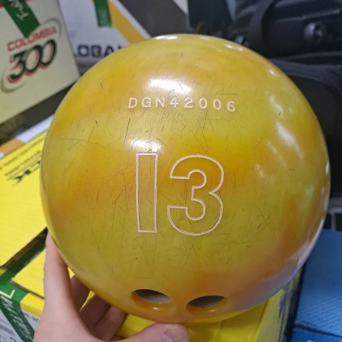 HOT，100%新品 中古ボーリングボール 13 パウンドハウス ボウリングボール ハード ツーフィンガー すみやかに 利用します ボウリング