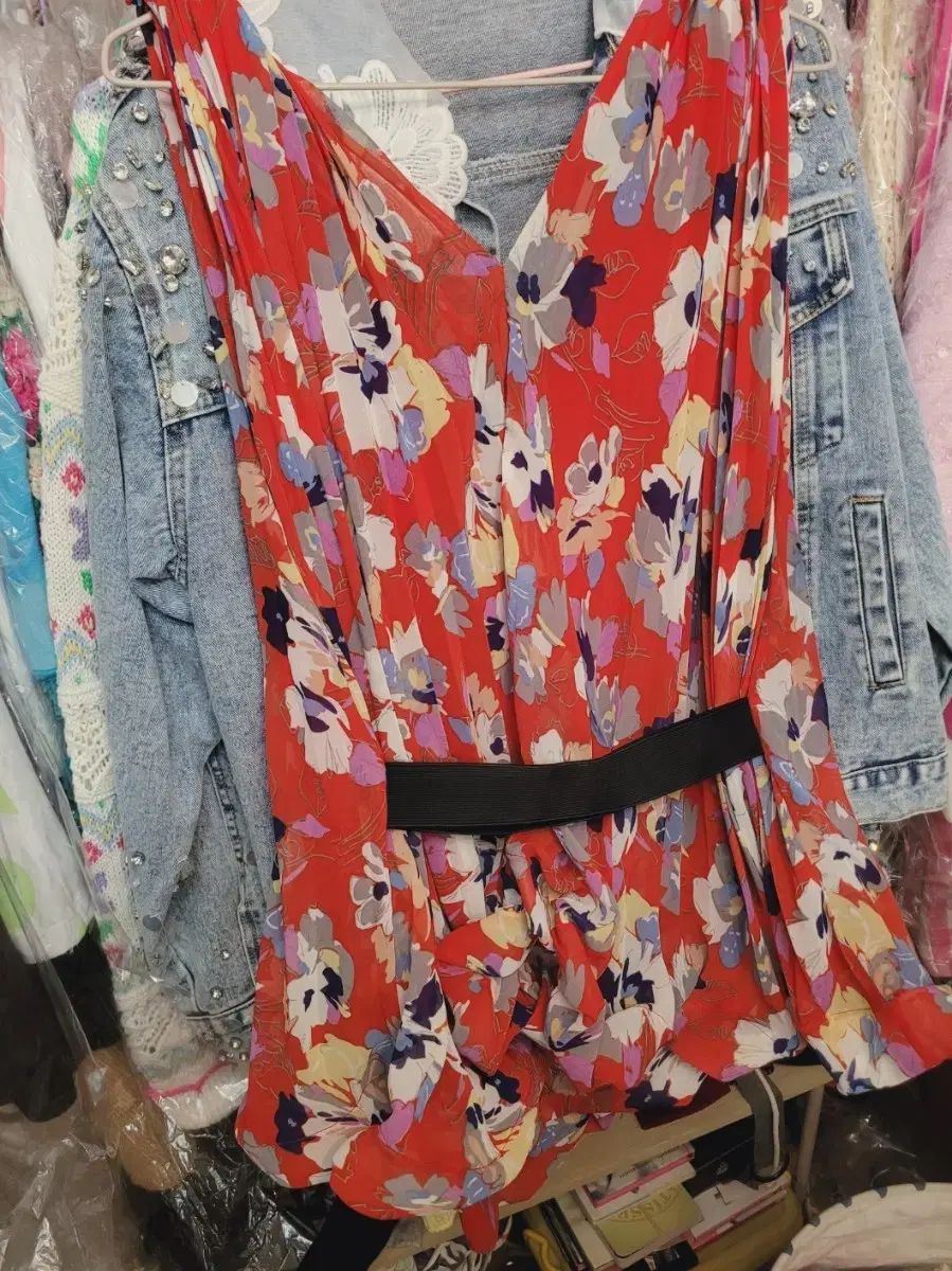 輸入フローラルレッド