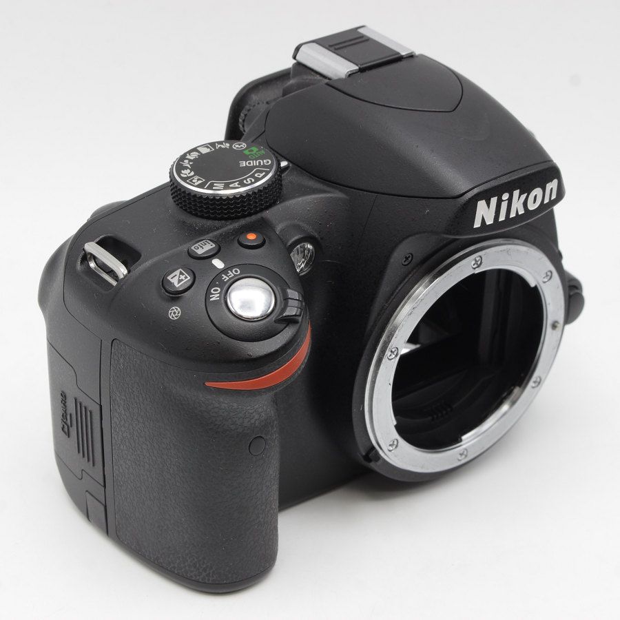 破格の最終値下げ！風景も望遠も◎Nikon D5000充実ダブルズームキット