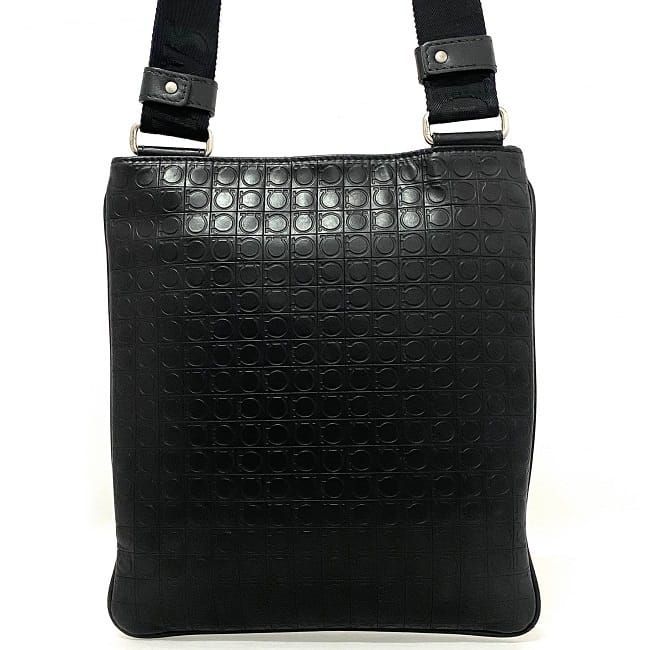 サルヴァトーレ フェラガモ ショルダーバッグ ブラック ガンチーニ