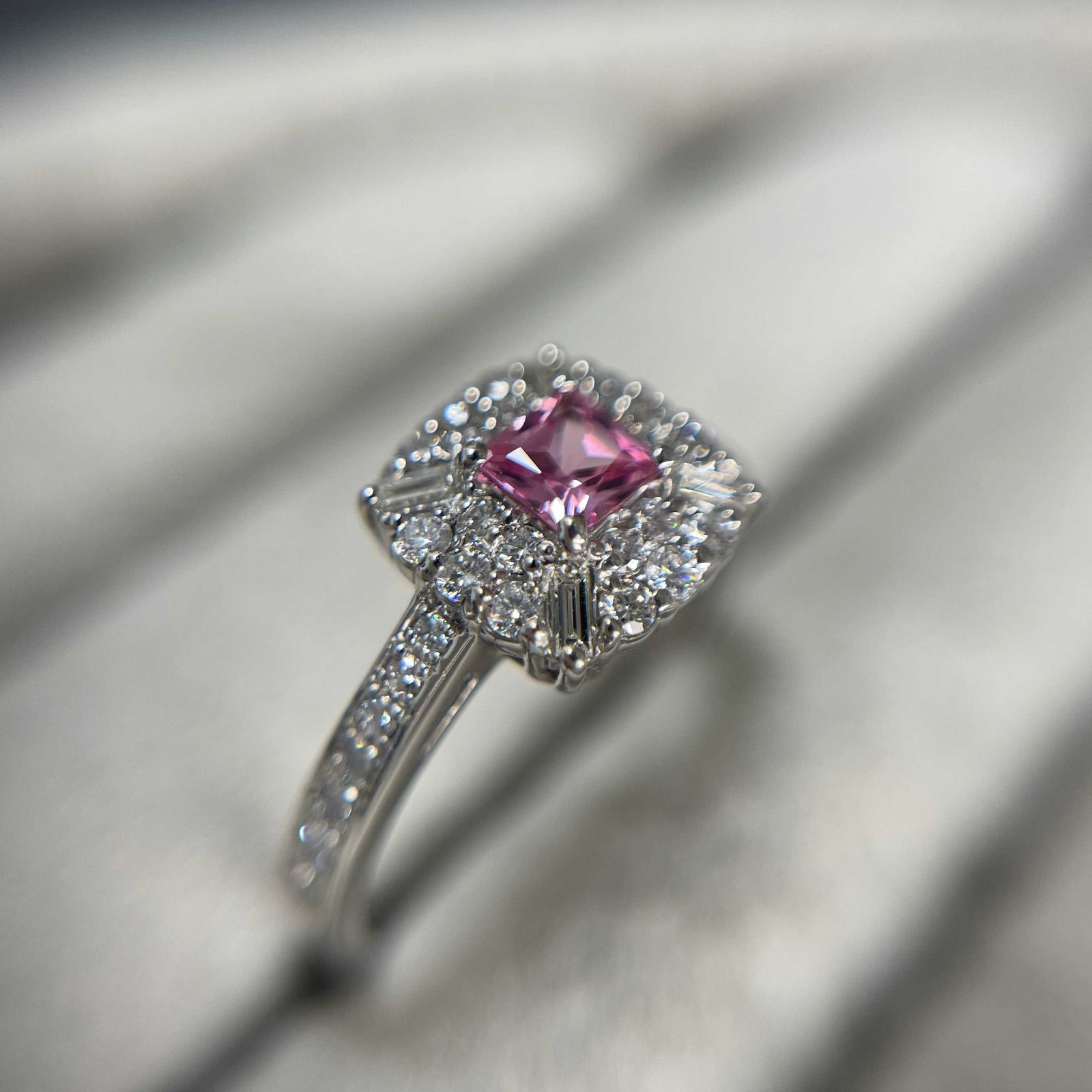 Pt950 パパラチアサファイア / ダイヤモンド リング 0.29ct 鑑別書付き