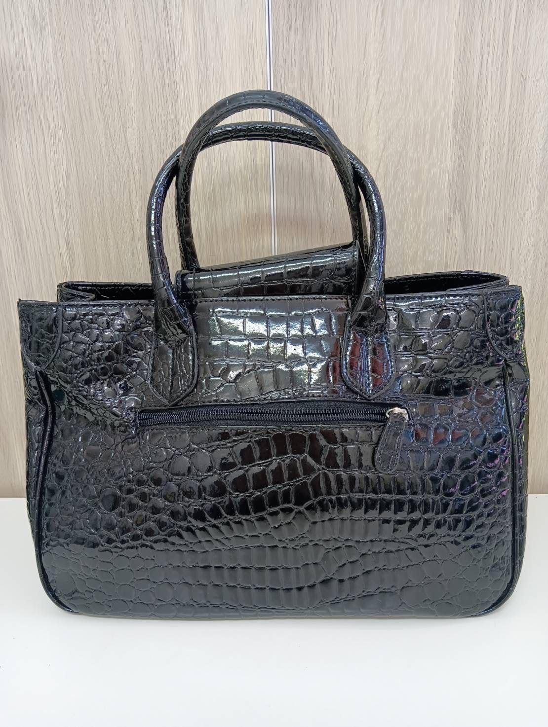 ほぼ未使用品 ALPHARD VALENTINO クロコ型押し ハンドバッグ ほぼ未使用品 ALPHARD VALENTINO クロコ型押し ハンドバッグ