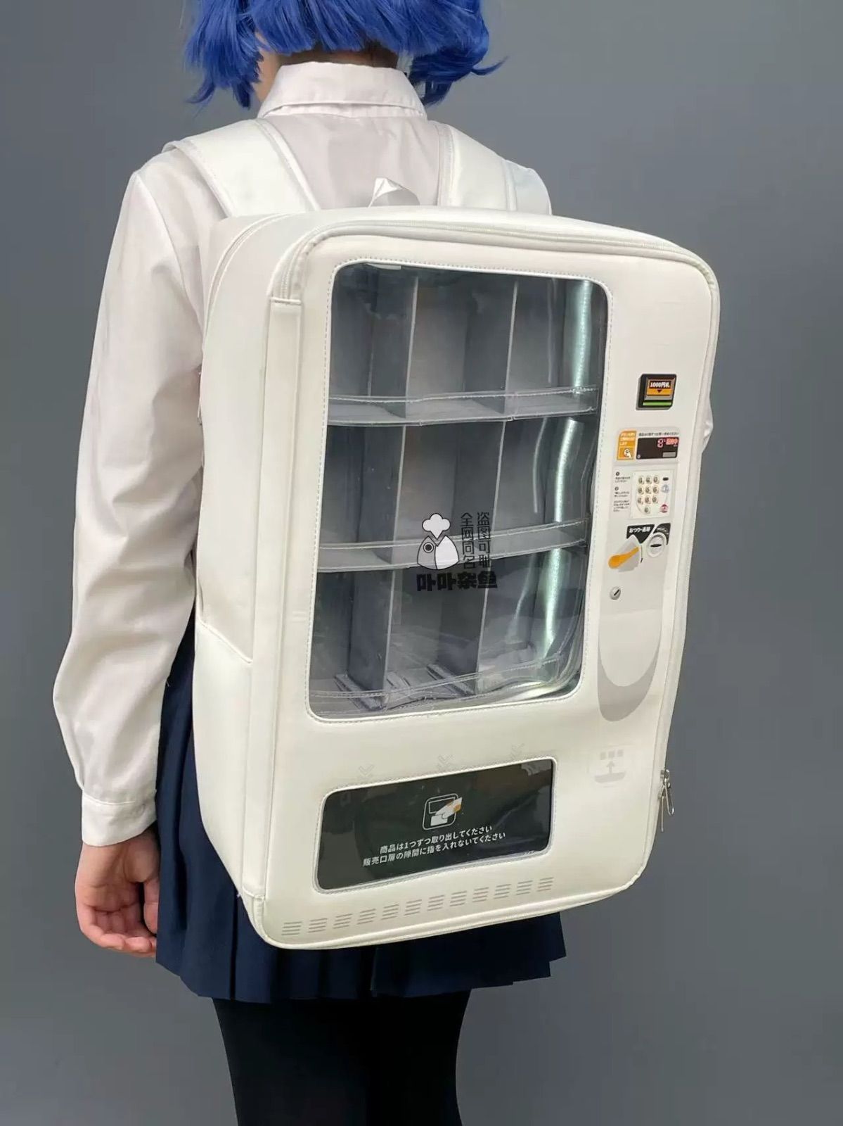正規品【卟卟杂鱼】大容量！！自販機型痛リュック【2色】 - メルカリ