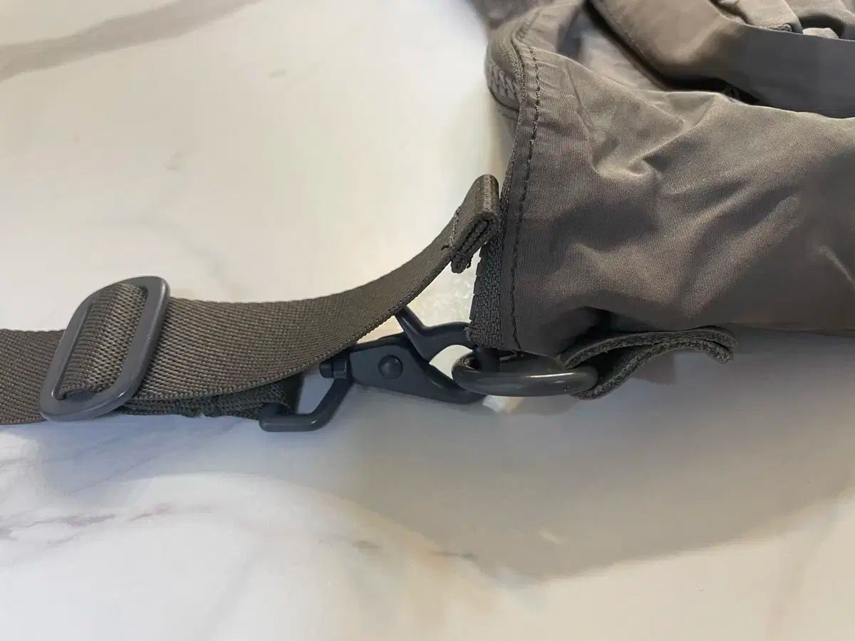 AMIACALVA アミアカルヴァ ボディバッグ