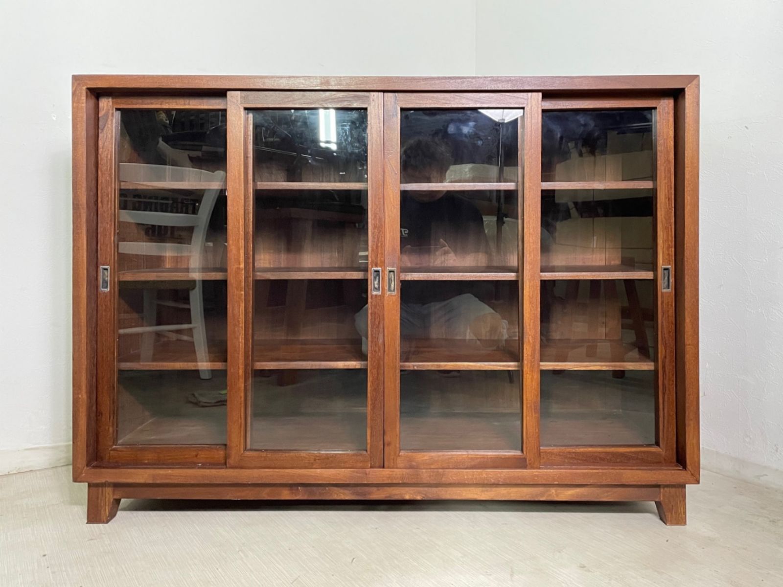 ミンディ無垢材 ガラス扉キャビネット W120 cab-644-WAL