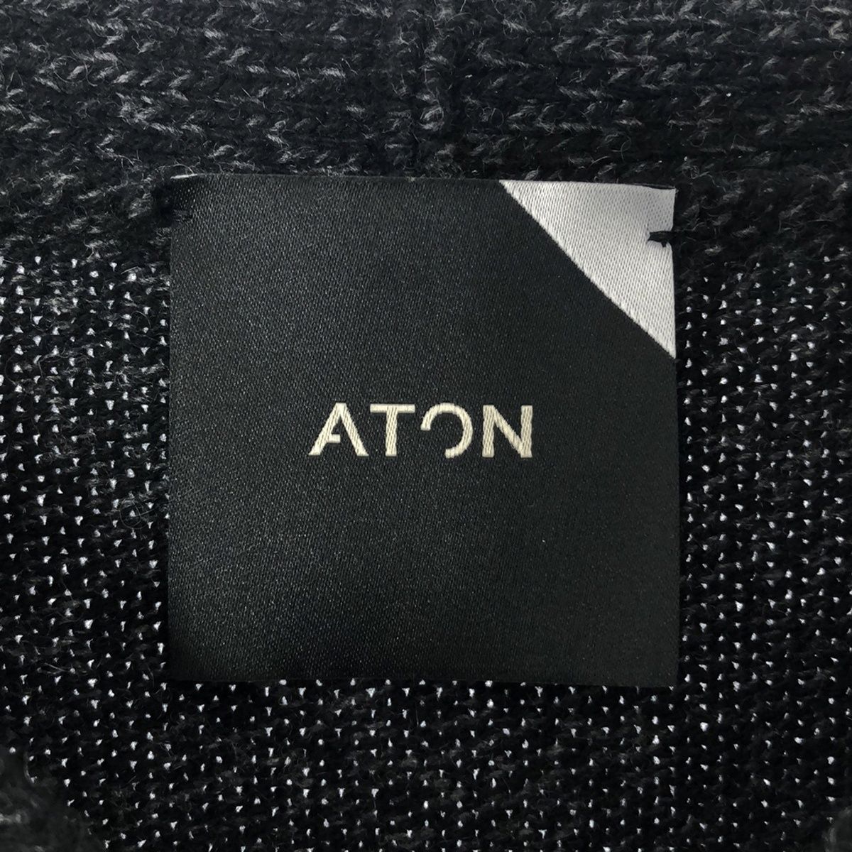 ATON エイトン Vネックカシミヤニットセーター チャコールグレー 06 