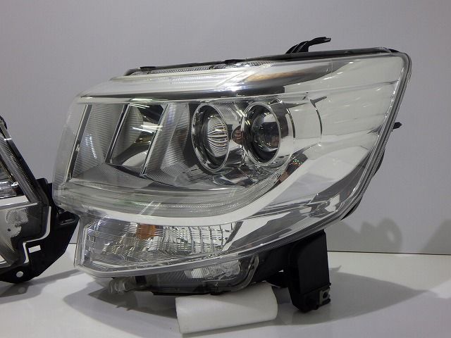 ヘッドライト左右 LED