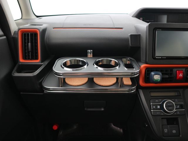 LA650タント ファンクロス 22 10～ フロントテーブル レザーBK フルメッキ 携帯右 BRIGHTFACE_UK