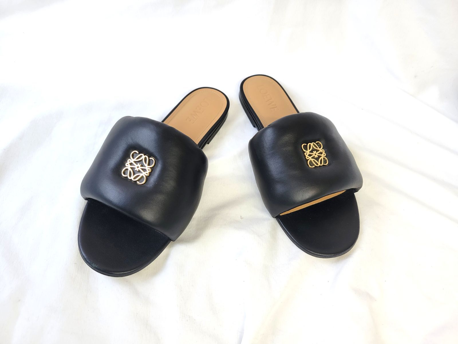 LOEWE【国内発/関税込】パデッド アナグラム ミュール ロエベ アナグラム パデッド レザーミュール サイズ38