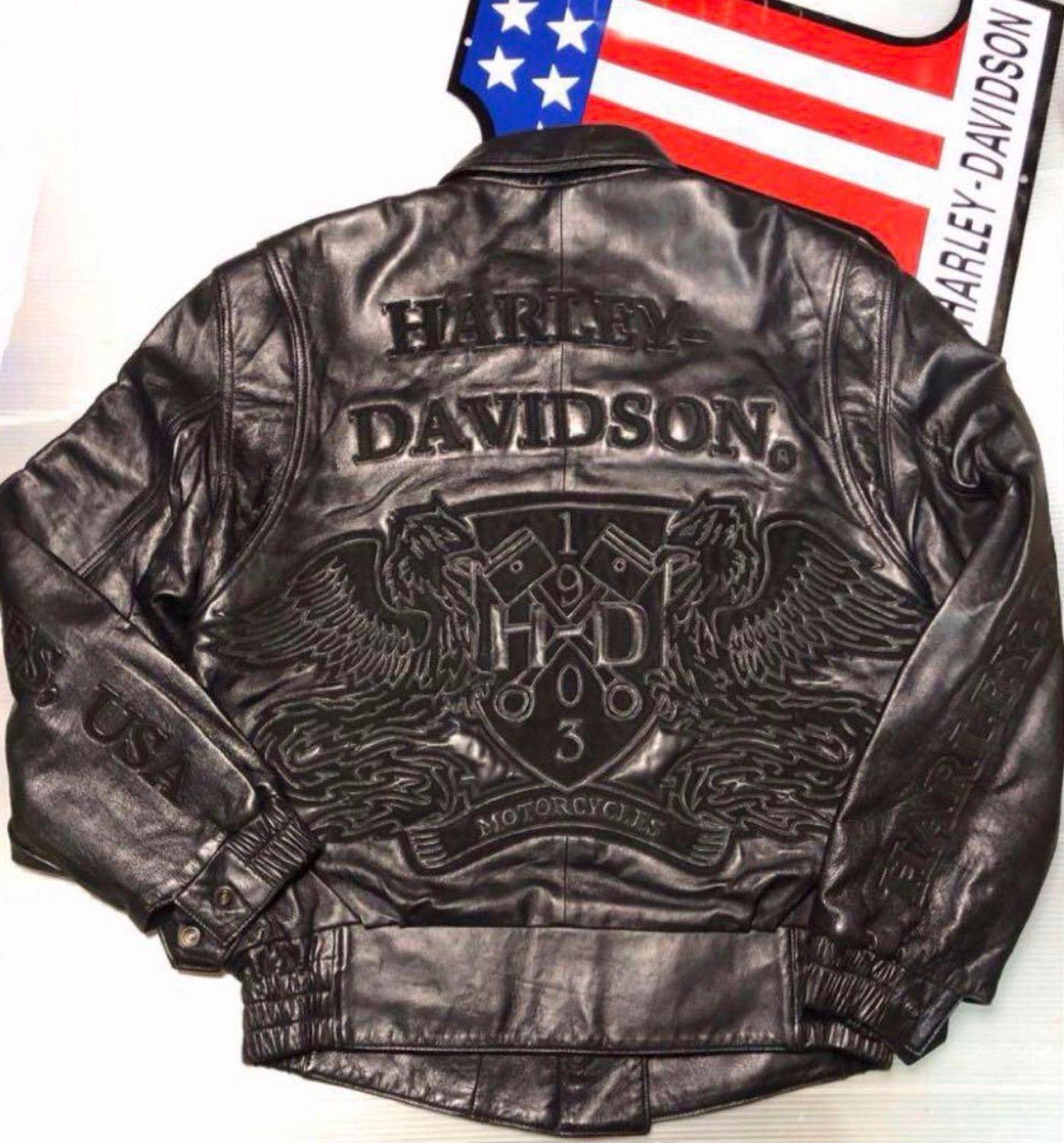 HARLEY DAVIDSON ハーレーダビッドソン ☆レアモデル！前面刺繍限定美品！ソフトレザー羊本革ハーレーダビッドソン ジャケット本革製 ゴートスキン・ソフトグレインレザー・全面大型立体刺繍&両袖ロゴ立体刺繍のゴート・スキンの稀少な軽量ヴィンテージ・モデル - メルカリ