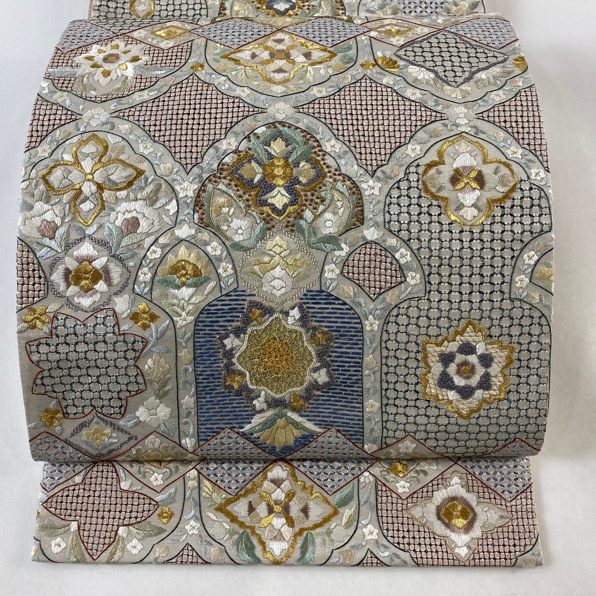 袋帯 美品 逸品 華文 草花 金銀糸 刺繍 灰色 六通 正絹 【中古