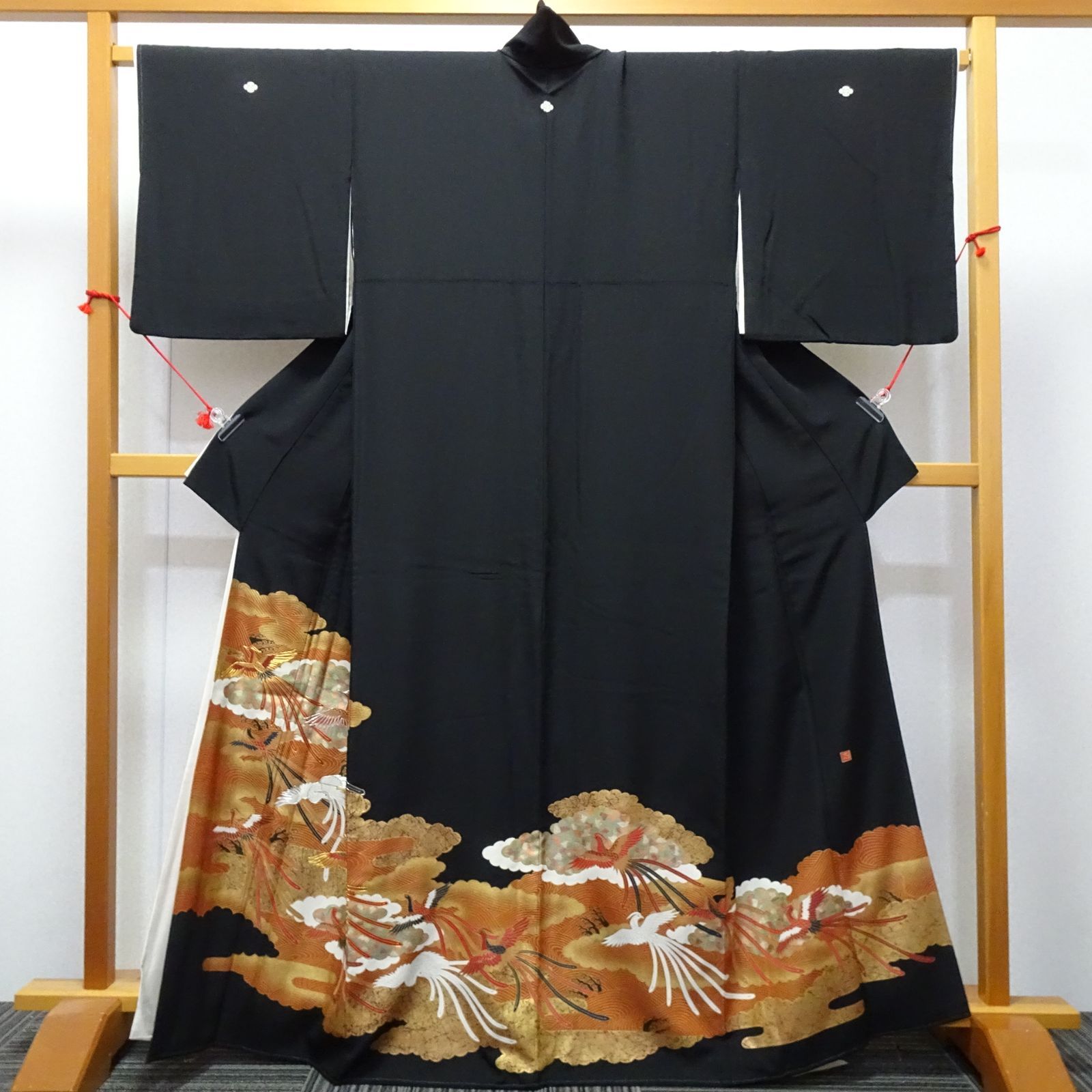 瑞雲に吉祥植物や鳳凰　着物リメイク　黒留袖ジャケット　ブルゾン　ゆったり 黒留袖：T156 吉祥向い鳳凰文☆(w)| 黒留袖レンタル │ 京都着物