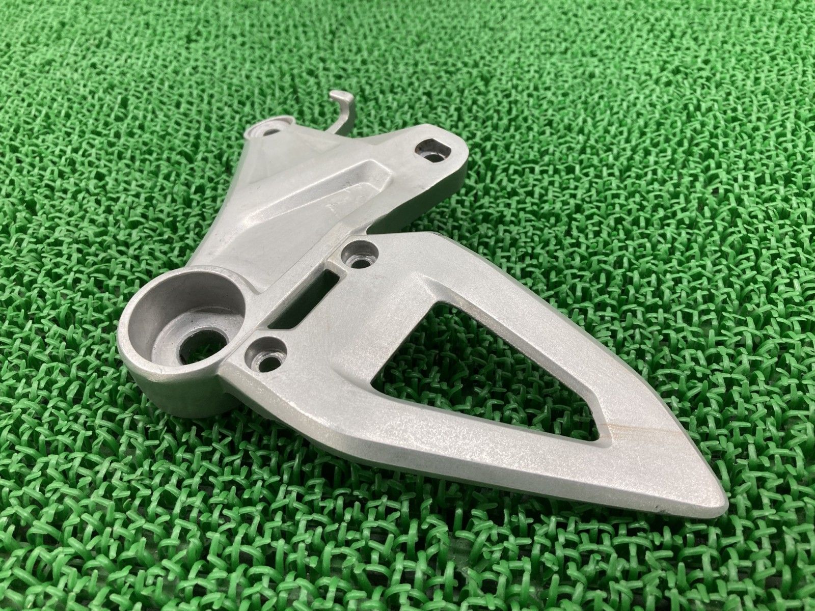 CB250R ステップホルダー 右 K94 ホンダ 純正 バイク 部品 MC52 メイン