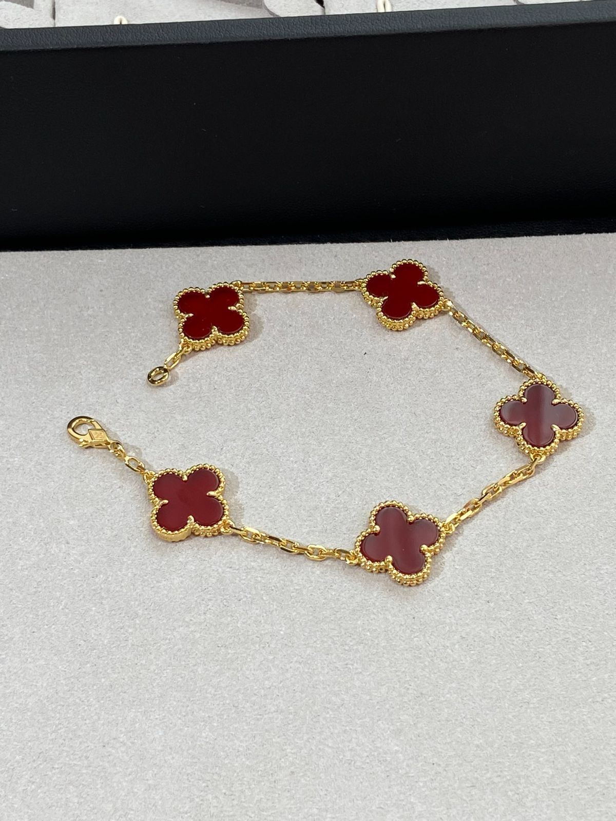 Van Cleef - Arpels ヴァンクリーフ＆アーペル 四つ葉のクローバー カーネリアン ファイブフラワー ブレスレット｜ ｜ ♥-WTO輸入1