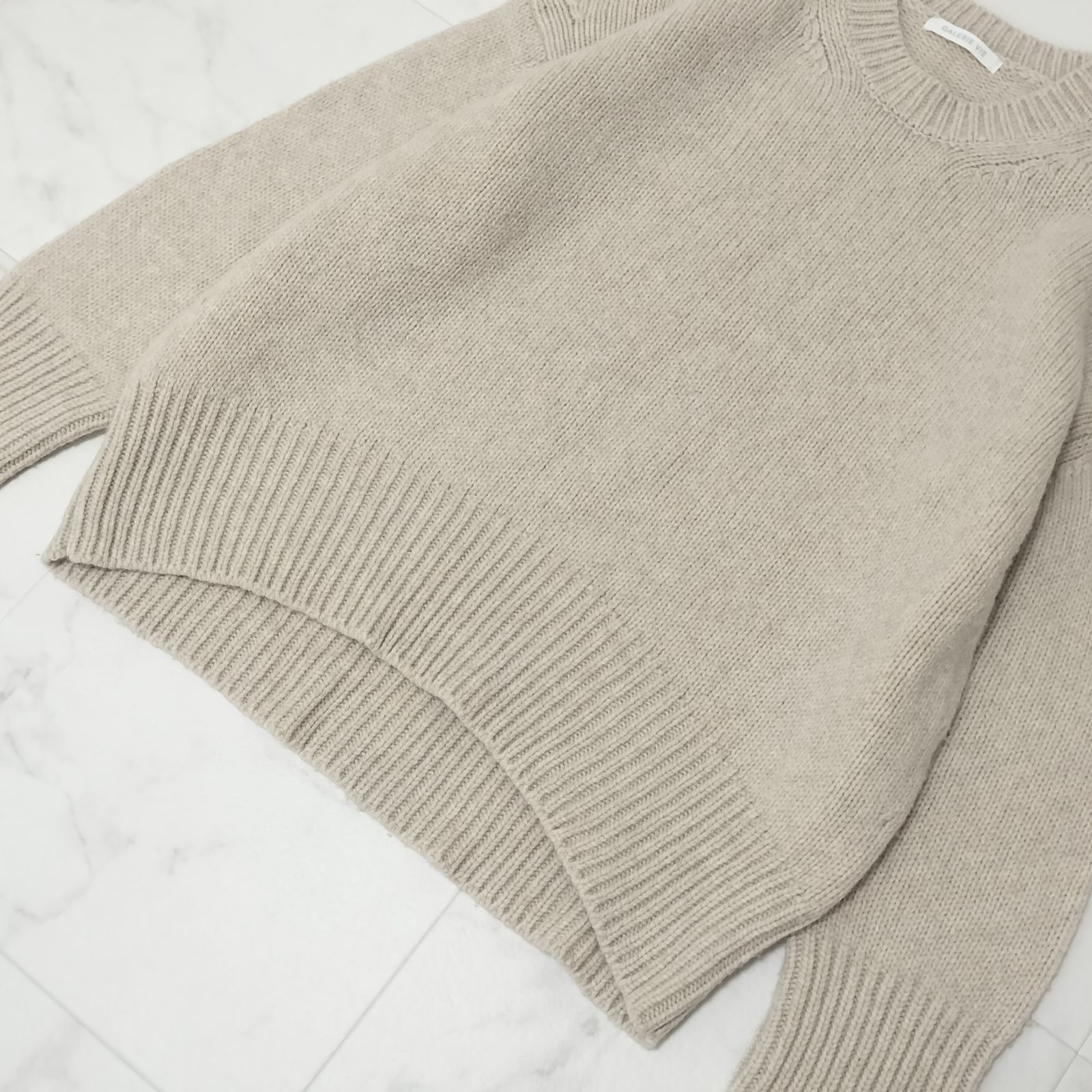 クルーネックプルオーバー