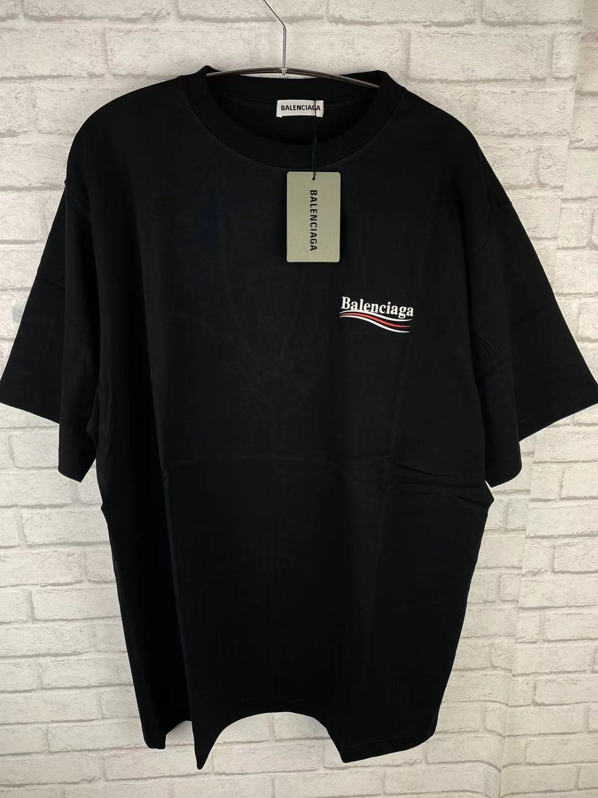 【正規品】バレンシアガBALENCIAGA Tシャツ バレンシアガ tシャツM 胸ロゴ620941 TIV52 - メルカリ