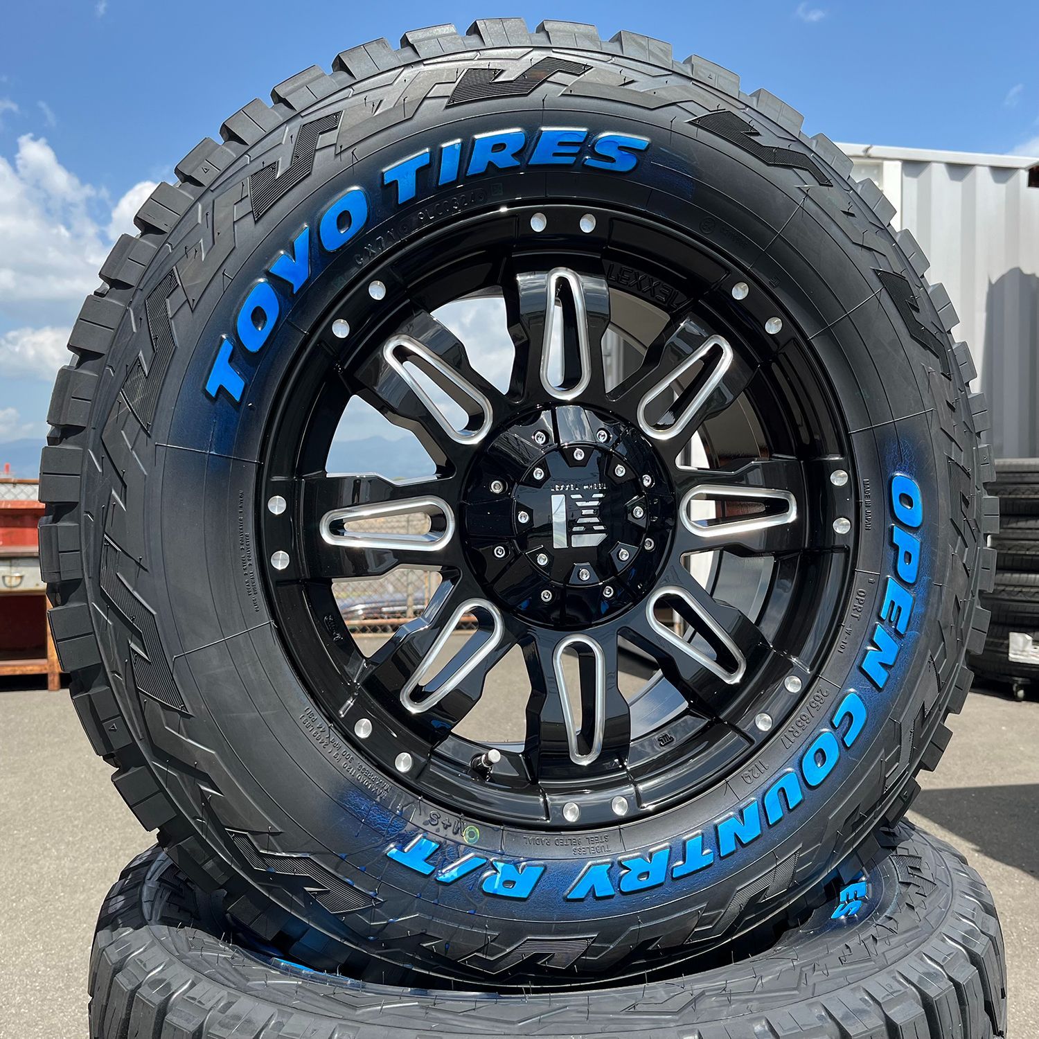 TOYO TIRES 265/70R17 サマータイヤホイールセット ラングラー JL JK (TOYO OPENCOUNTRY AT3 & XTREME-J XJ07 5穴 127)