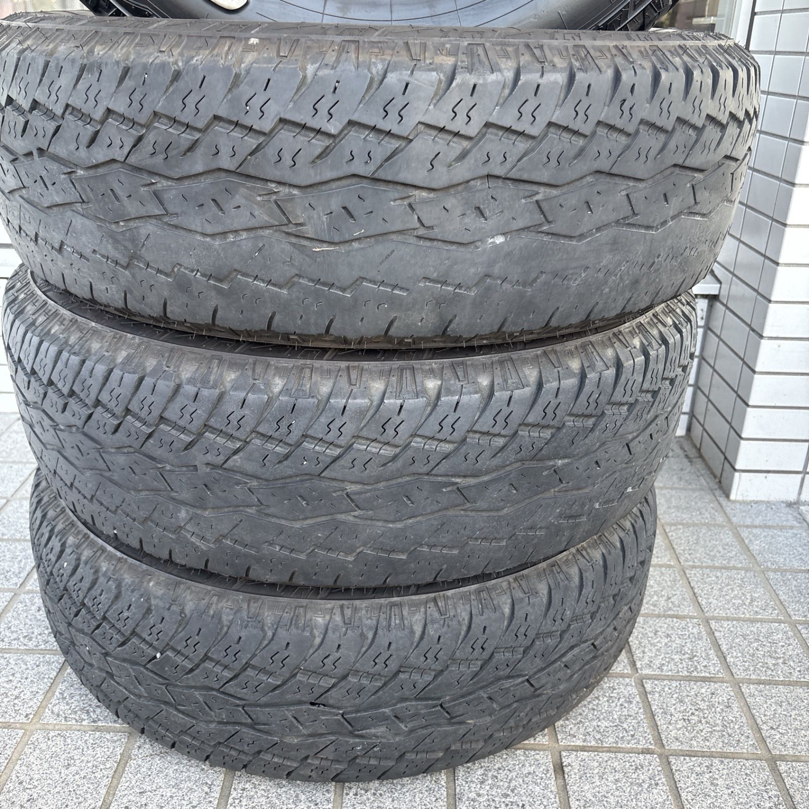 げ TOYO TIRE トーヨータイヤ OPEN COUNTRY オープンカントリー 215 70R16 4本セット ホワイトレター FFCRYSTALESIA_COM