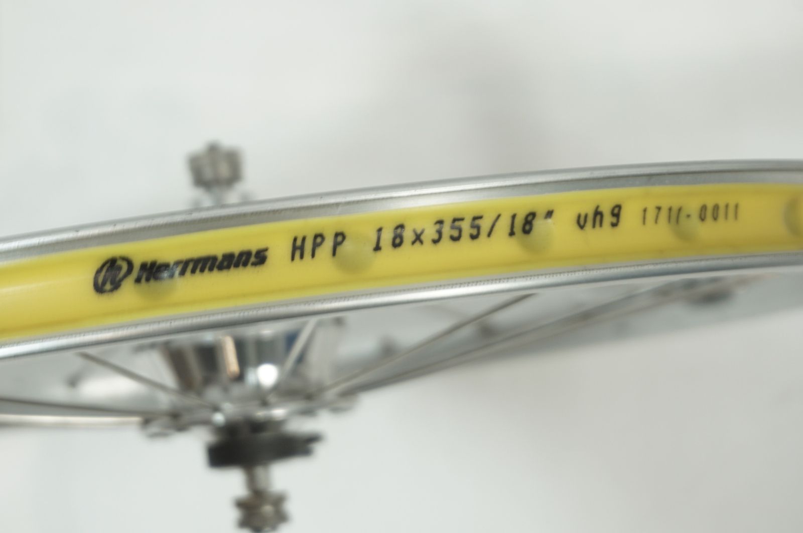 BROMPTON 「ブロンプトン」 16インチ ハブダイナモホイール