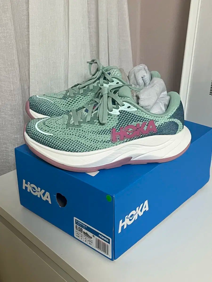 HOKA ONE