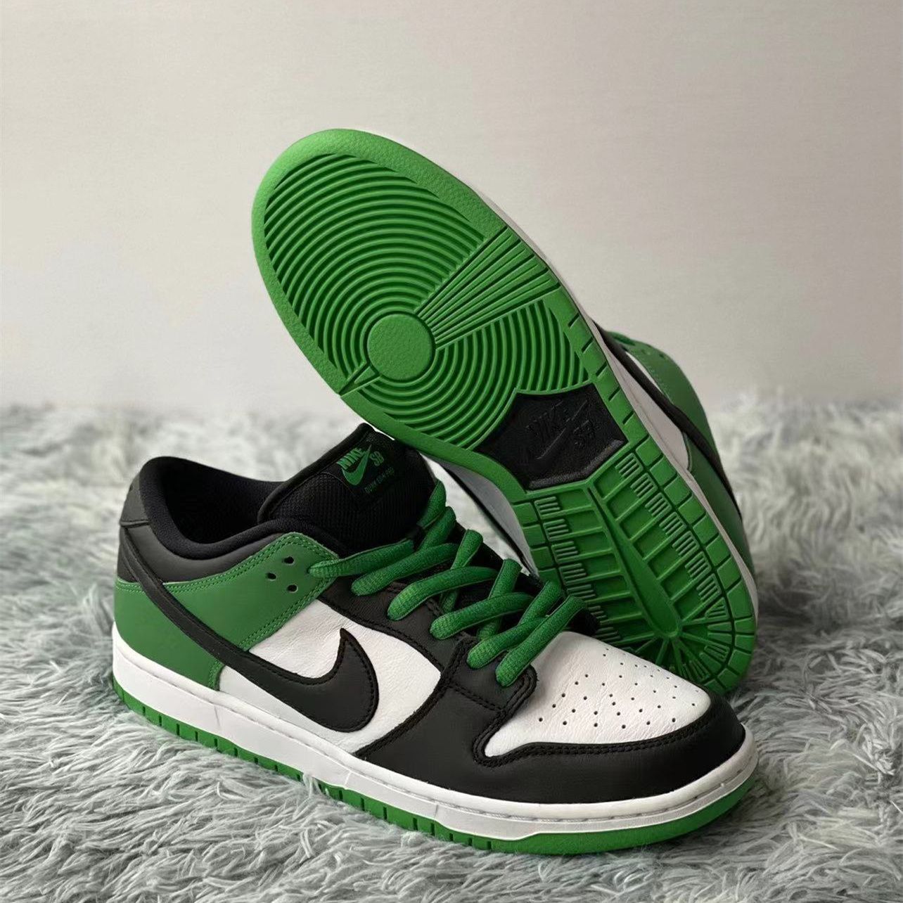 Nike SB Dunk Low Pro 