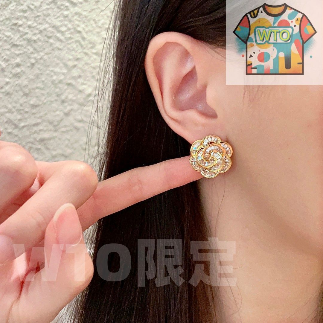 CHANEL ピアス 両耳用 今日WTO】Chanel ヴィンテージ アルファベットピアス！送料無料