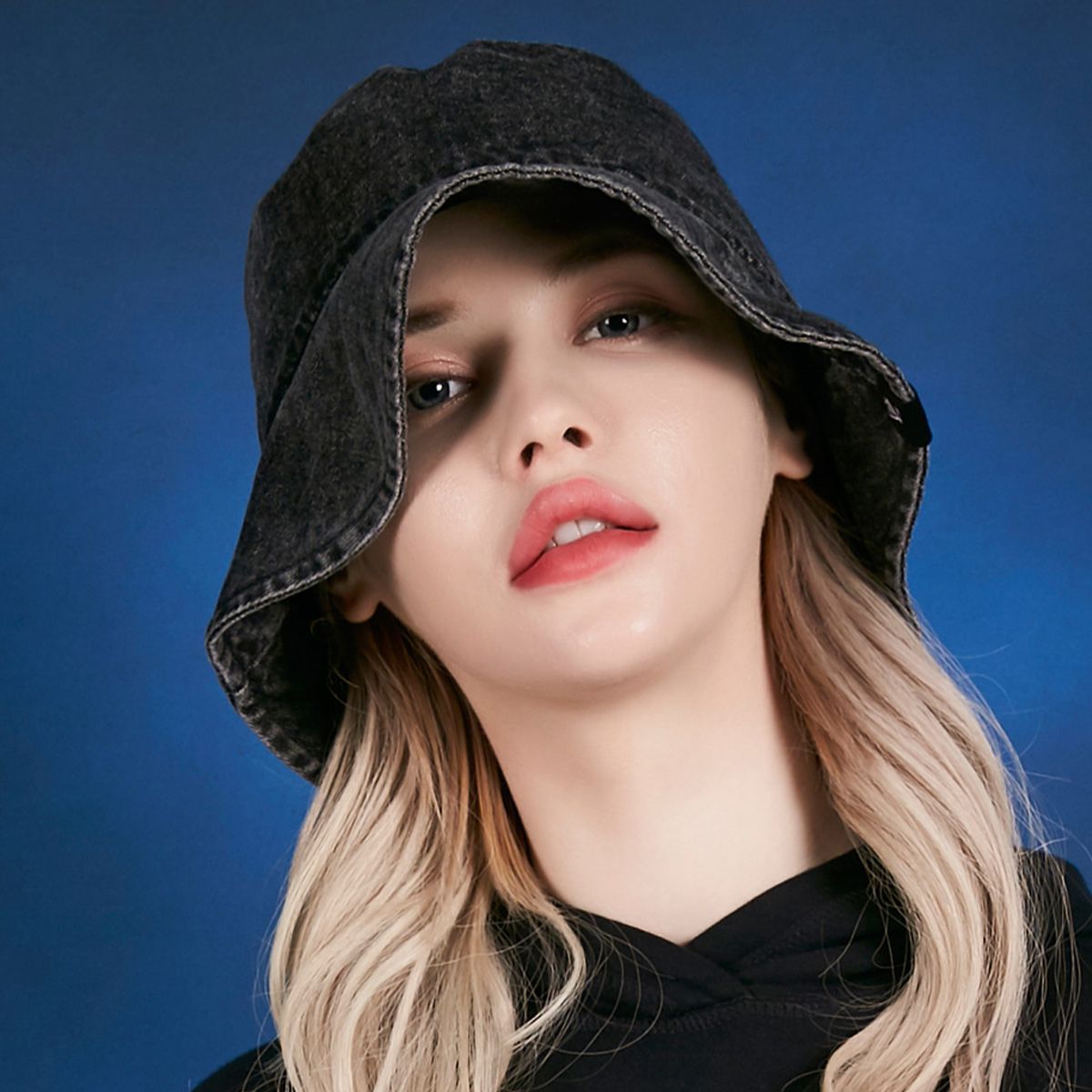 ★VARZAR★ Stone washed denim bucket hat black VARZAR(バザール) Stone-washed denim bucket hat black
