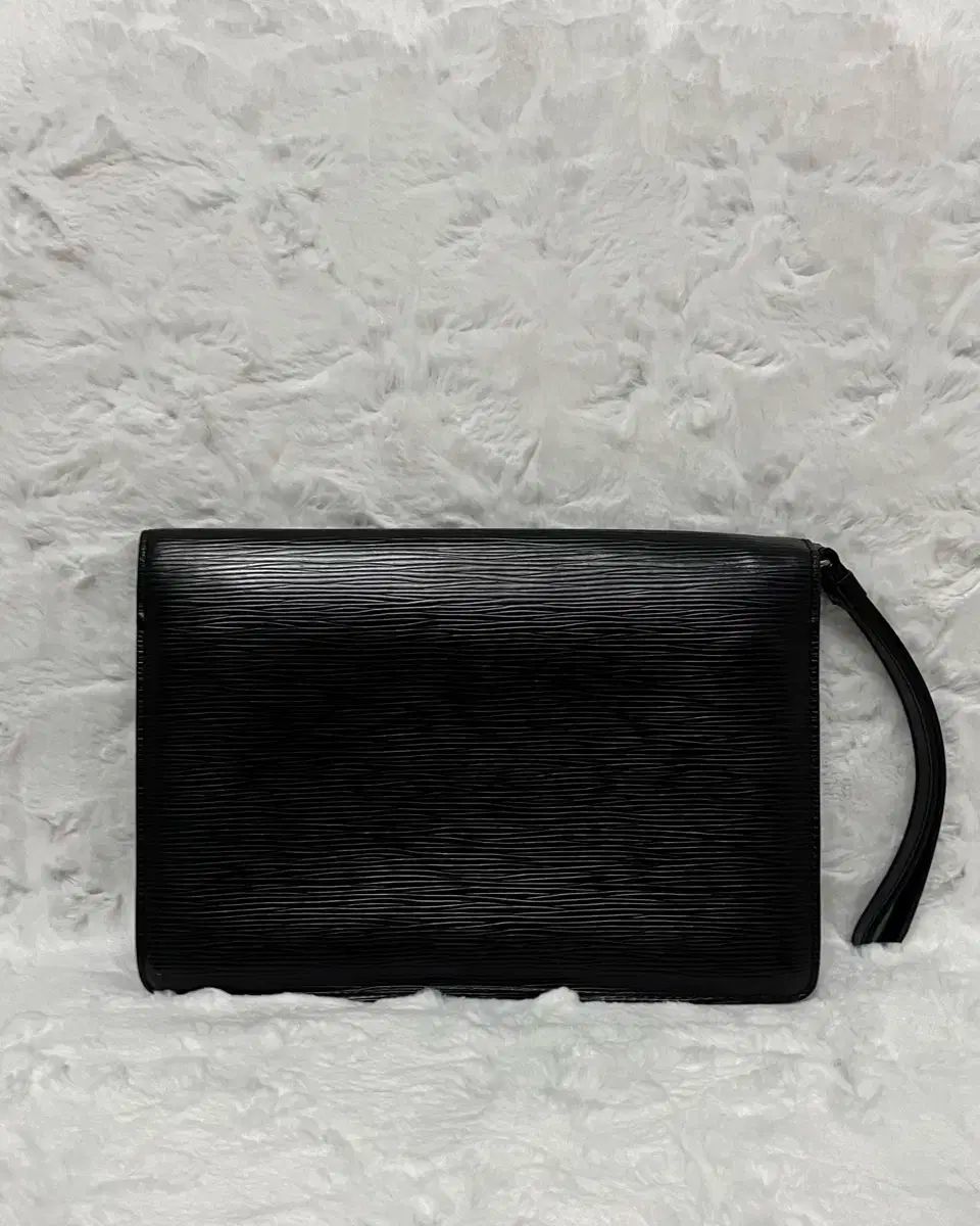 LOUIS VUITTON ルイヴィトン エピ クラッチバッグ セカンドバッグ