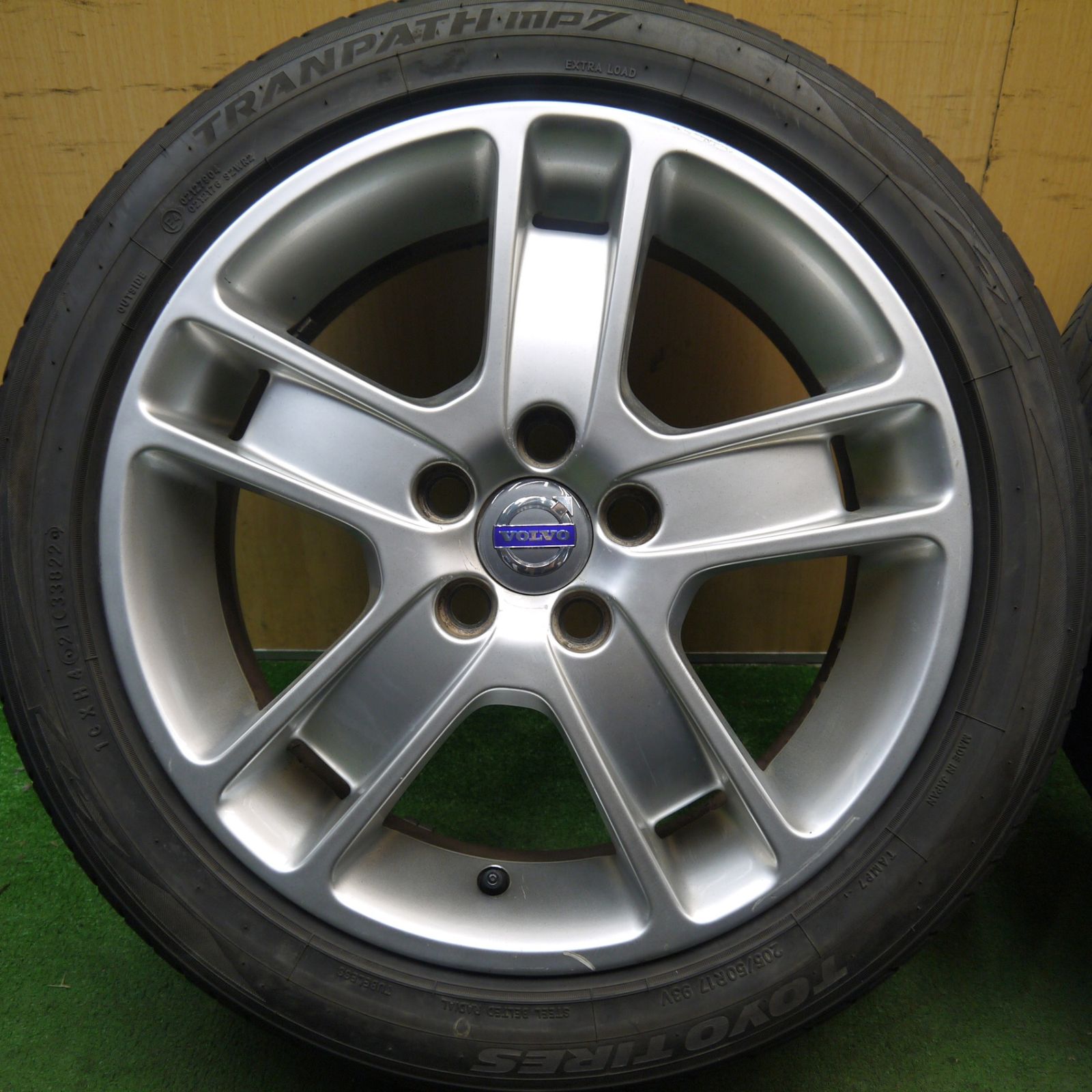 バリ溝 22年 9分 ボルボ S40 S60 S80 V40 V50 V60 V70 等 純正 205 50R17 トーヨー トランパス MP7 17インチ PCD108 5H 5093004Hノ