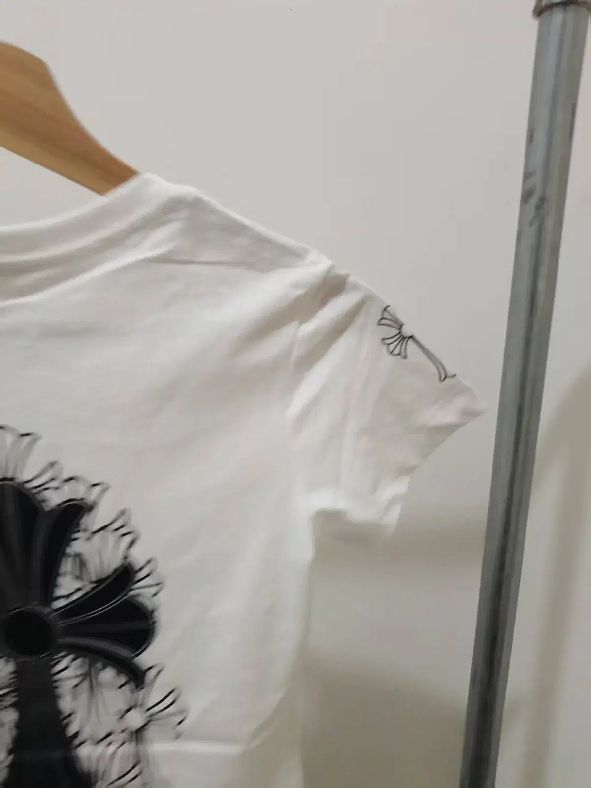 クロームハーツ 25SS レディース Vネック ビックロゴ 半袖T T
