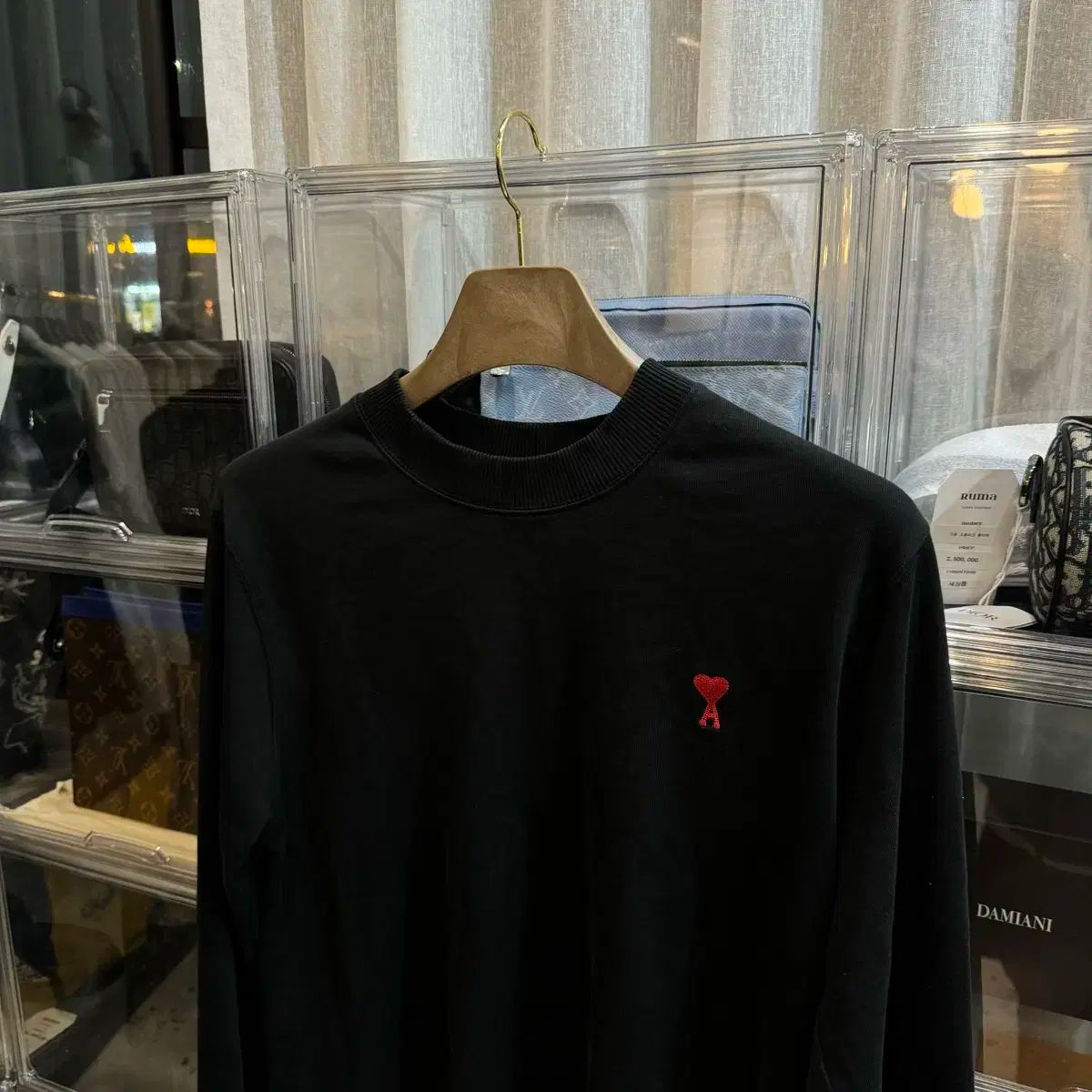 AMI スモールハート ロングスリーブ ブラック