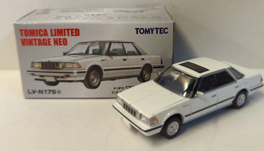 トミーテック TOMICA LIMITED VINTAGE NEO トヨタ クラウン ハード