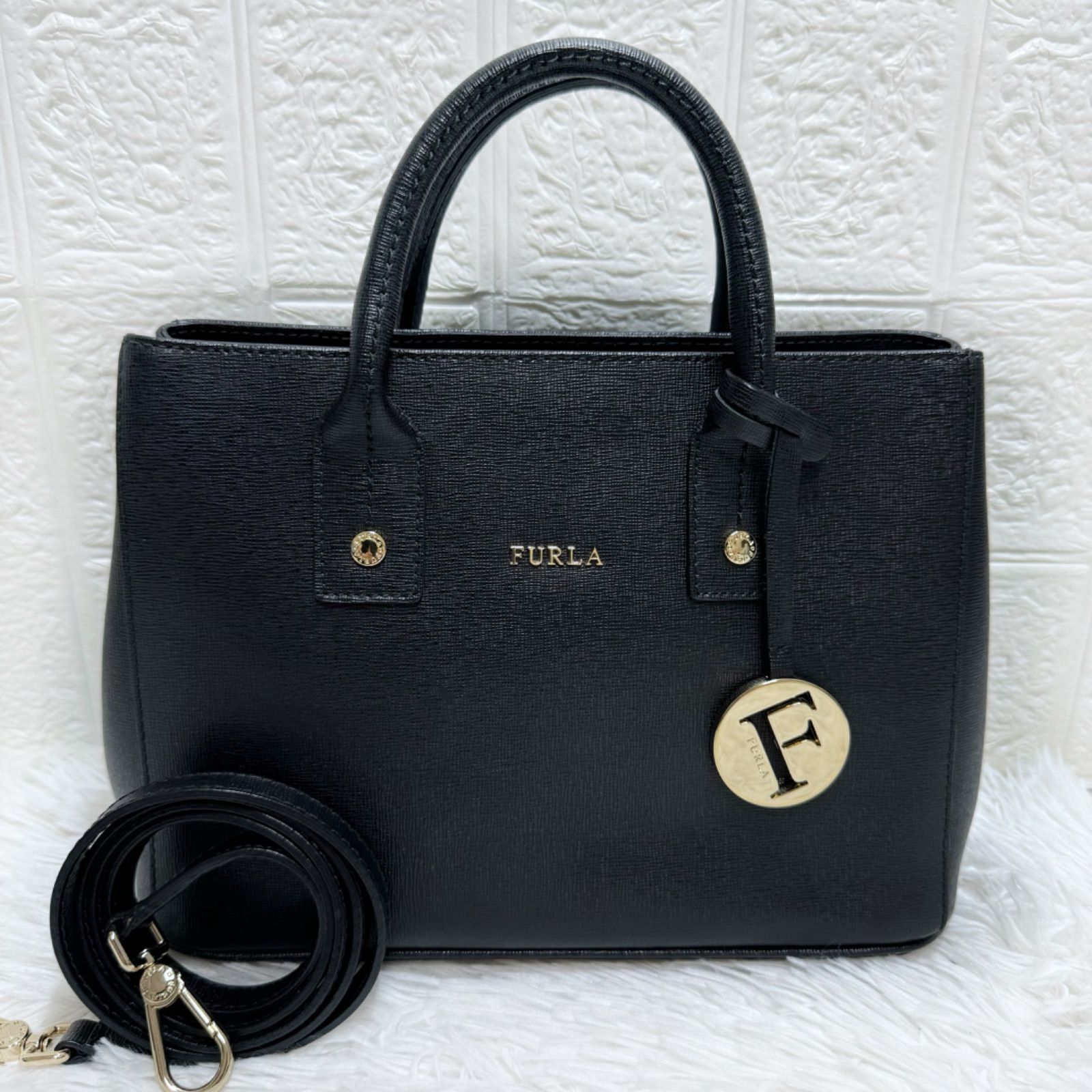 新品同様！FURLA フルラ リンダ レザー 2way ショルダーバッグ ハンドバッグ トートバッグ 黒 - メルカリ