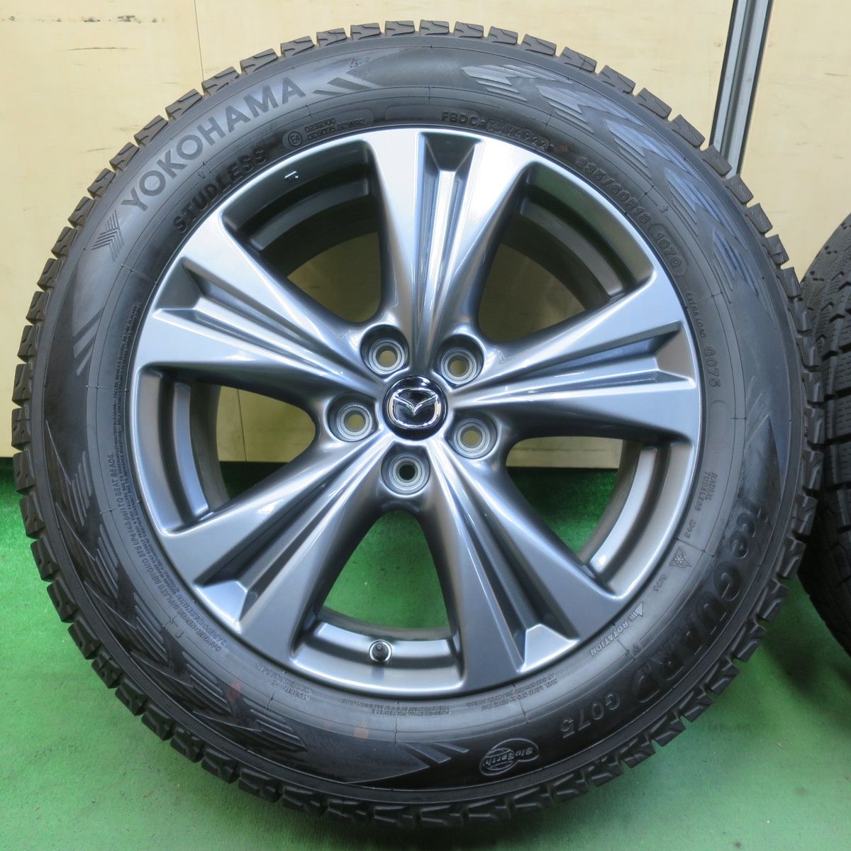 CX-60 スタッドレス 235/60R18 ブラックホイール 2022年製 1951100100105z_1015.jpg