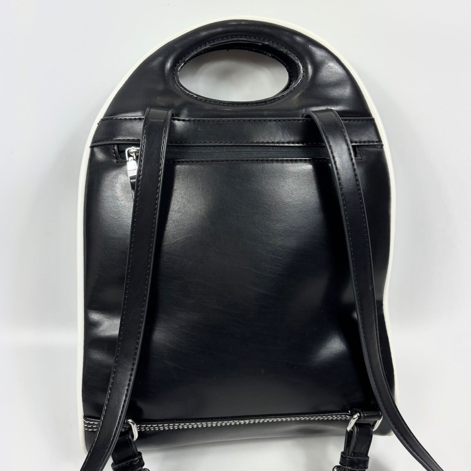 DIESEL ディーゼル メタルDロゴ ムーンバックパック リュック ブラック