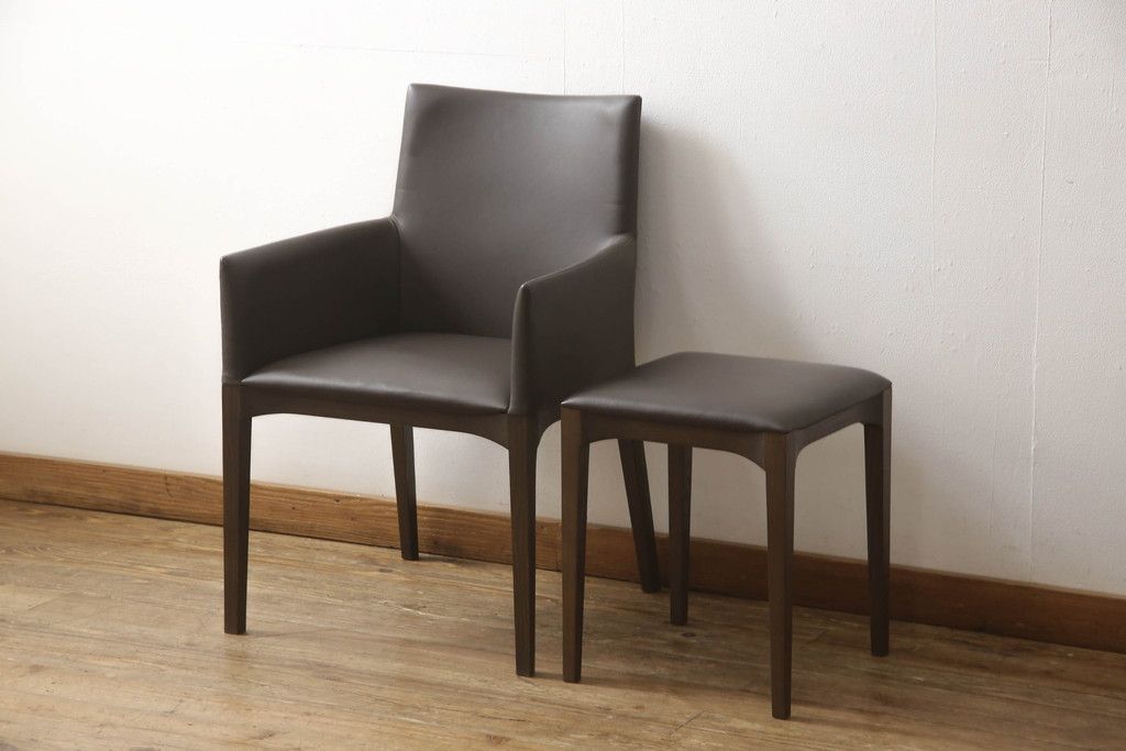 展示品 Cassina IXC. イクスシー LINE ラインチェア アームチェア 2脚 展示品 Cassina IXC. イクスシー LINE ラインチェア アームチェア 2脚