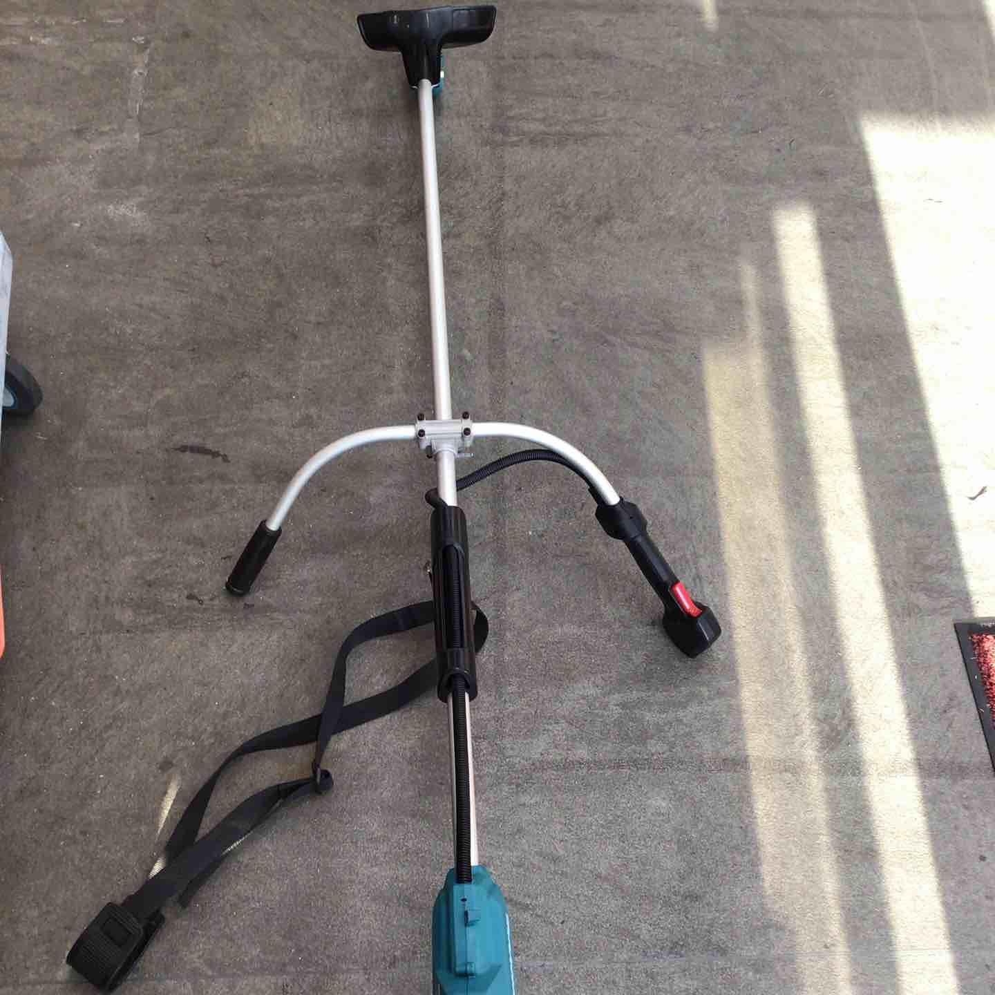 マキタ makita コードレス草刈機 MUR185UDZ 川崎店