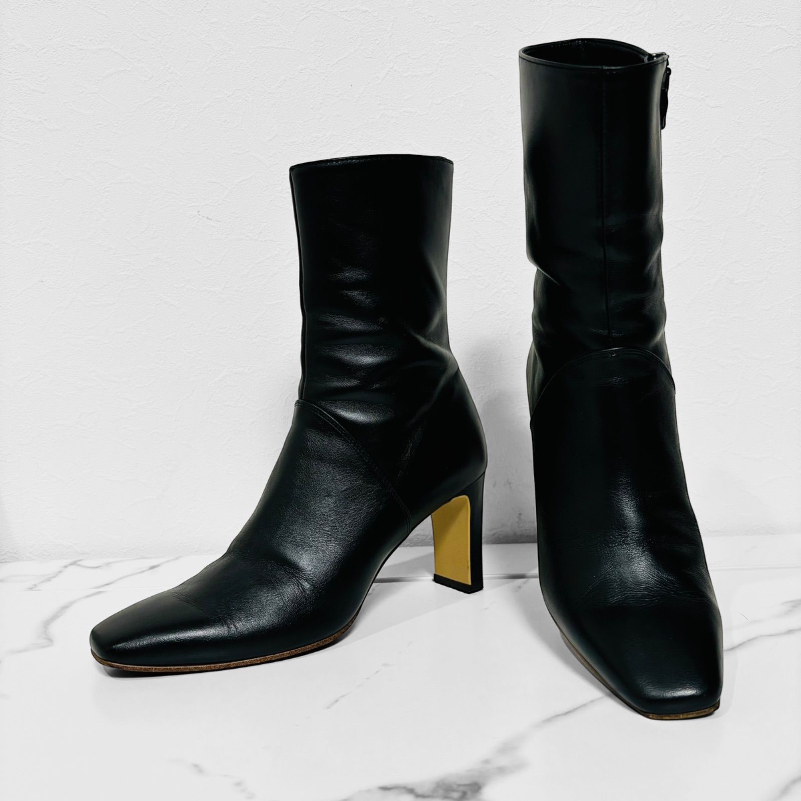 美品⭐︎【ダイアナ】ショートブーツ(23)サイドジップ　 レザー　黒　スクエアトゥ 美品【DIANA】ショートブーツ(23)サイドジップ レザー黒スクエアトゥ