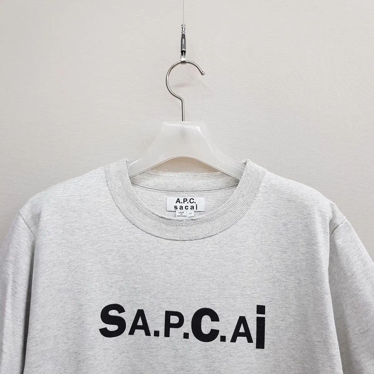 A.P.C.(アーペーセー) SACAI(サカイ) コラボ ロゴ プリント