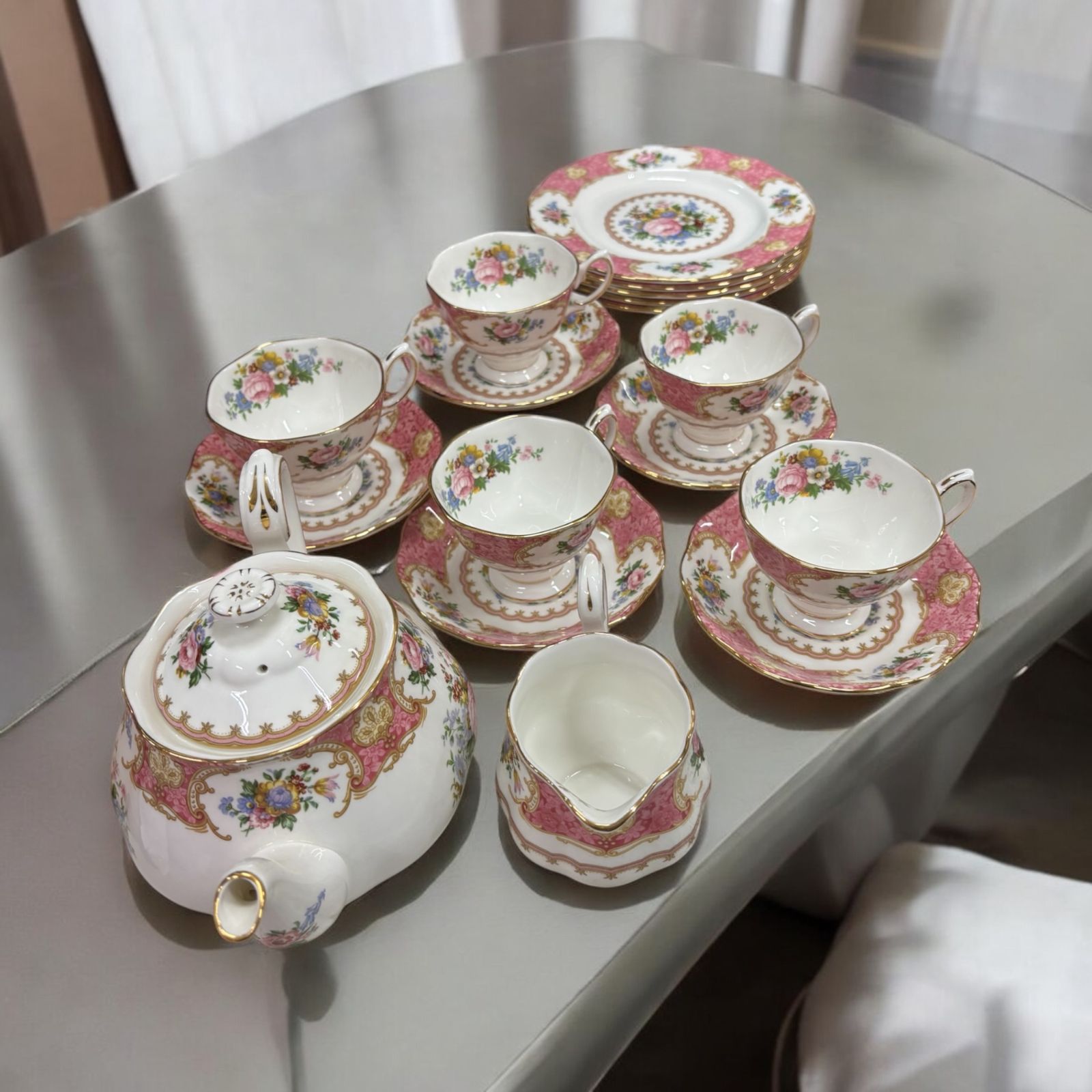 ちあ　セット売り　　ロイヤルアルバート　レディーカーライル　プレート 6枚 ロイヤルアルバート/Royal Albert レディーカーライル/ティーポット