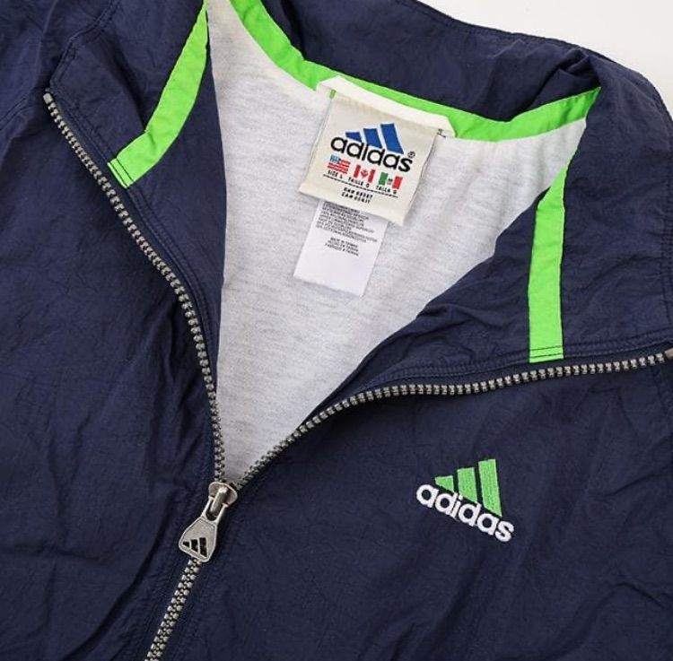 あいみょん 着用 90s アディダス ナイロンジャケット ネイビー