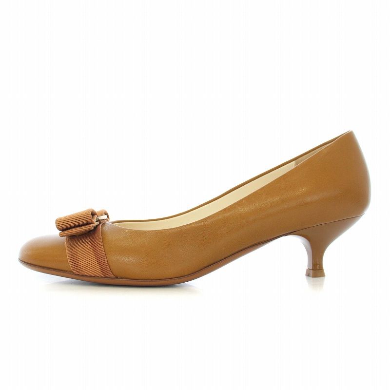 サルヴァトーレフェラガモ パンプス ヴァラリボン ラウンドトゥ レザー 茶色 サルヴァトーレフェラガモ Salvatore Ferragamo ヴァラリボン