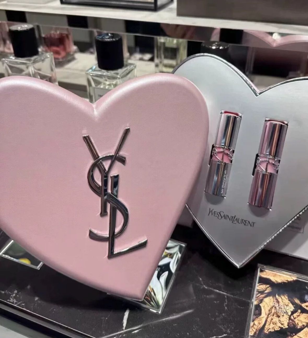 少量再入荷】中国限定 YSL イヴ・サンローラン コスメ ハート ギフトボックス コスメ 口紅 リップ セット - メルカリ